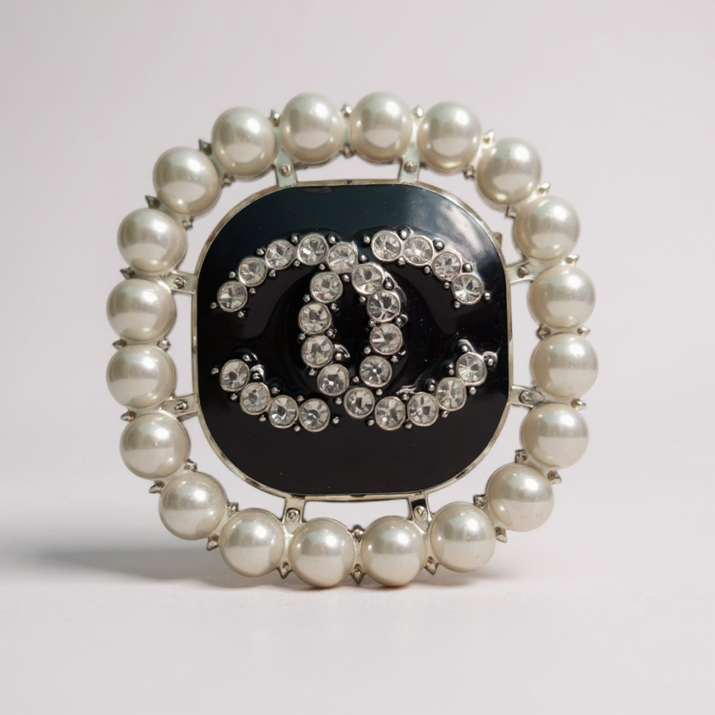 CC Pearl Square Brooche